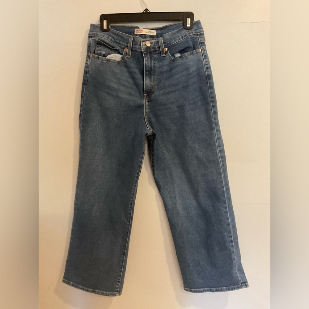 Levi’s Signature Classic, High Rise Loose Crop, W-6